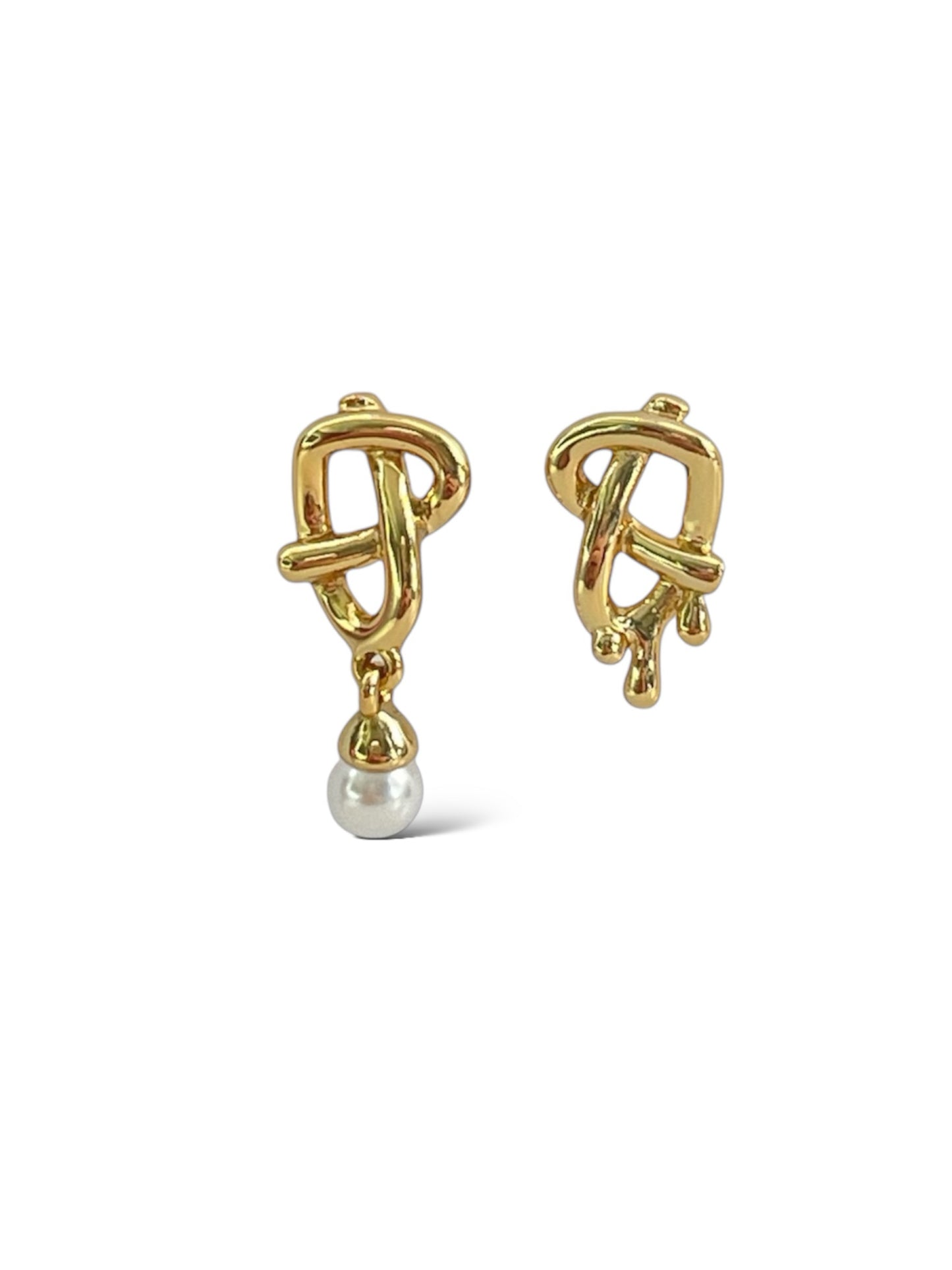 Twisted Heart Earrings image 0