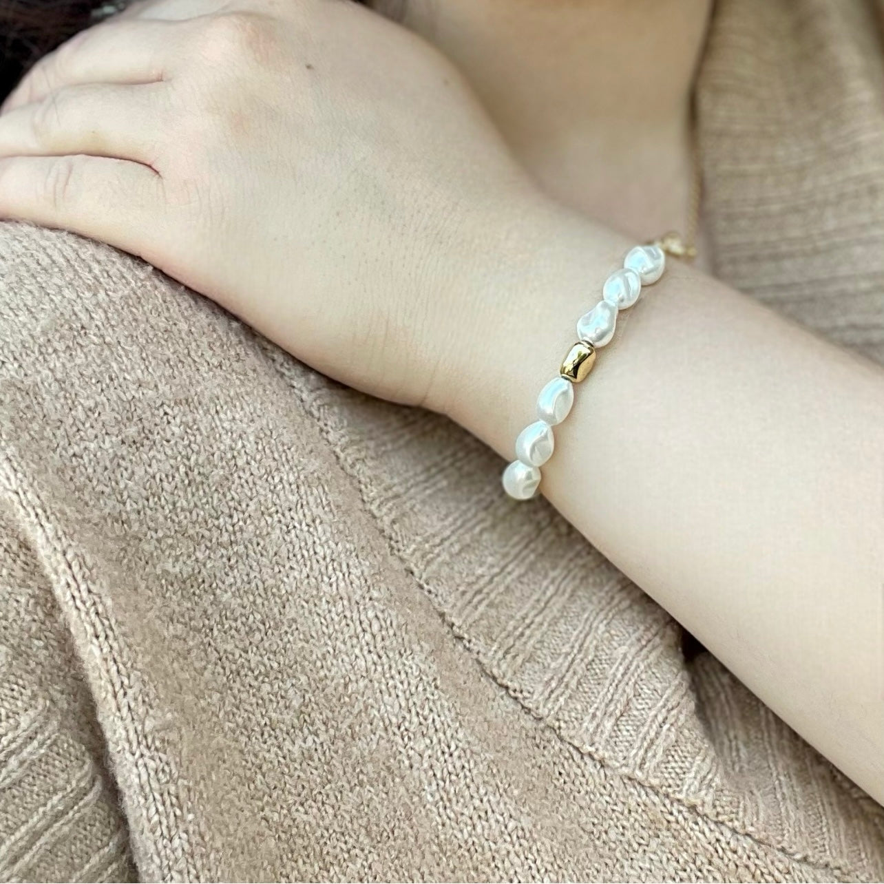 Pearl and Gold Bracelet image 3
