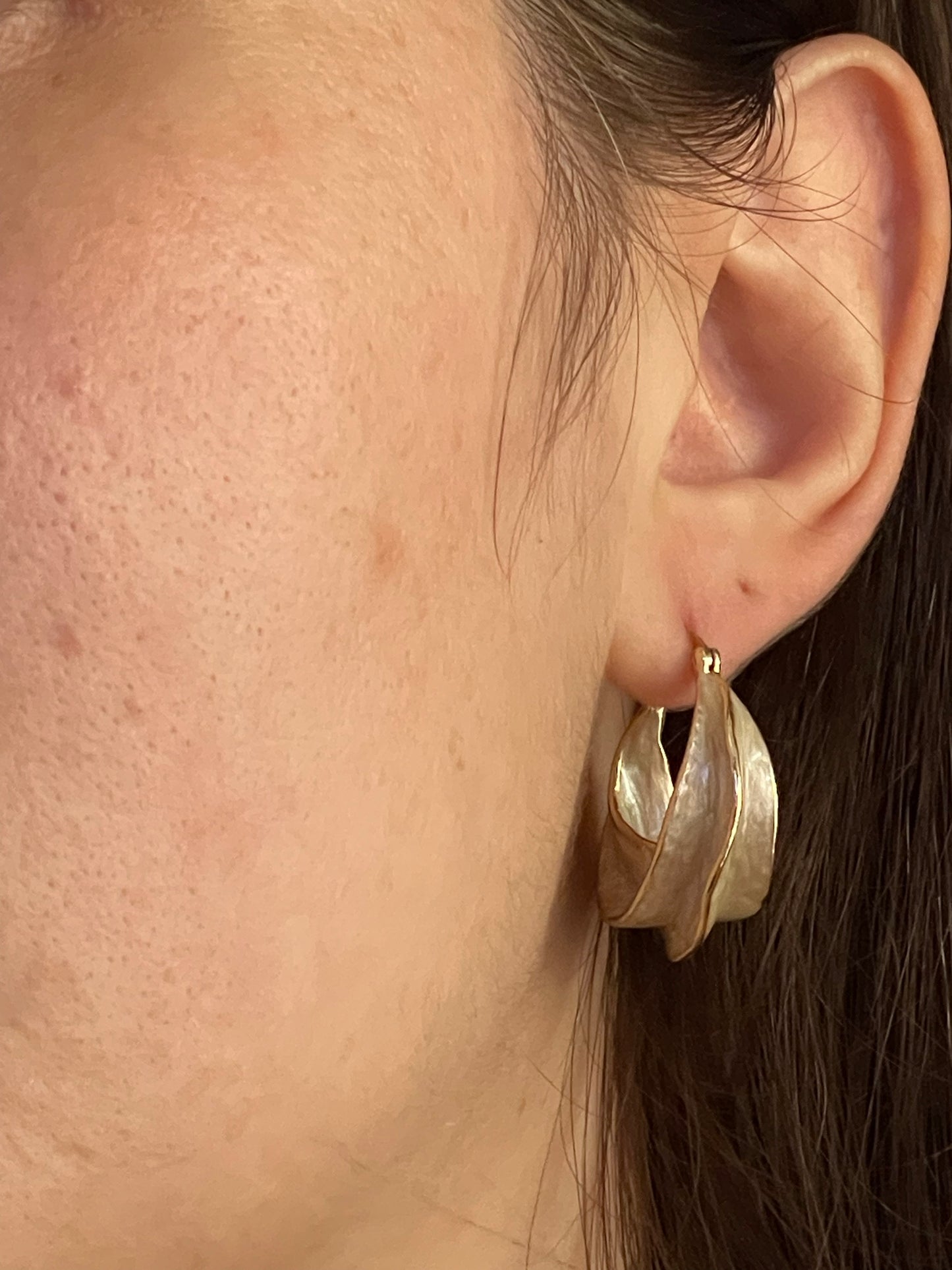 White Pearl Earrings image 3